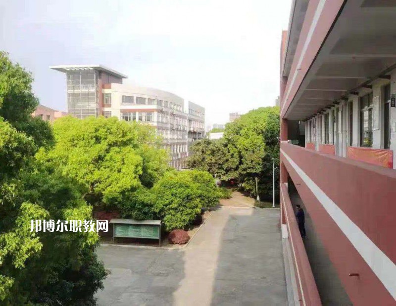 江陰商業(yè)中等專業(yè)學(xué)校2022年報(bào)名條件、招生要求、招生對(duì)象
