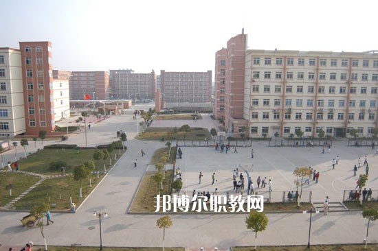 重慶合川教師進(jìn)修學(xué)校2022年學(xué)費(fèi)、收費(fèi)多少 