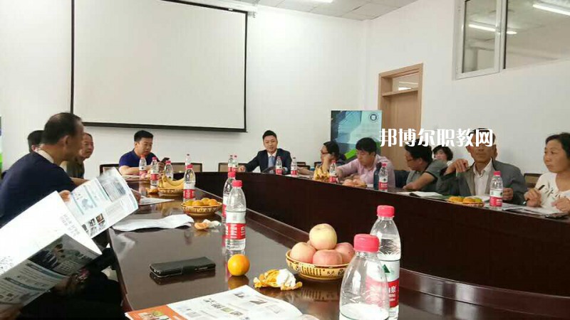 秦皇島渤?？萍贾械葘I(yè)學校2022年招生辦聯(lián)系電話