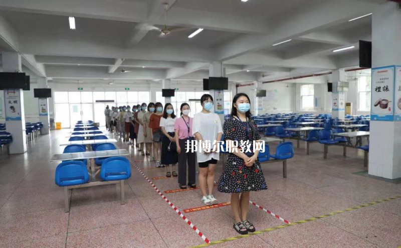 江蘇省蘇州絲綢中等專業學校2022年宿舍條件