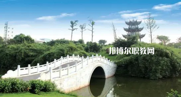 瀘州醫(yī)學院衛(wèi)生學校2022年報名條件、招生要求、招生對象