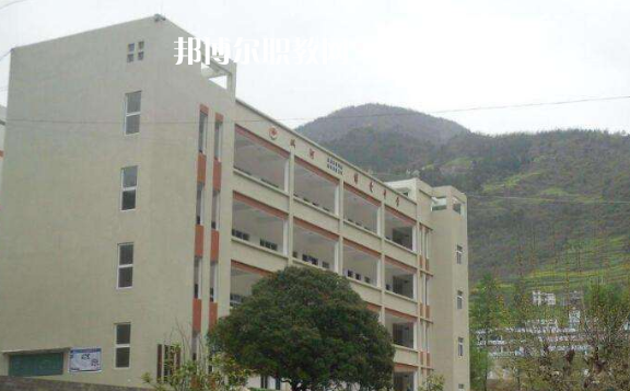 四川西昌交通學(xué)校2022年報名條件、招生要求、招生對象;