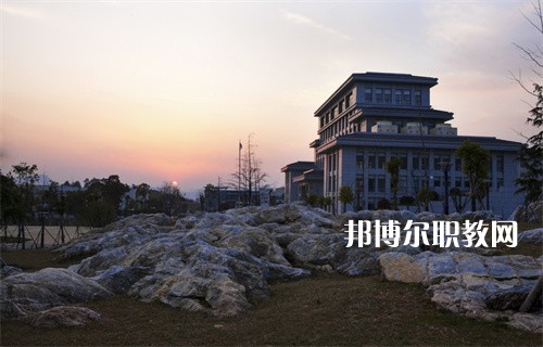 鎮(zhèn)江技師學(xué)院2022年報(bào)名條件、招生要求、招生對(duì)象
