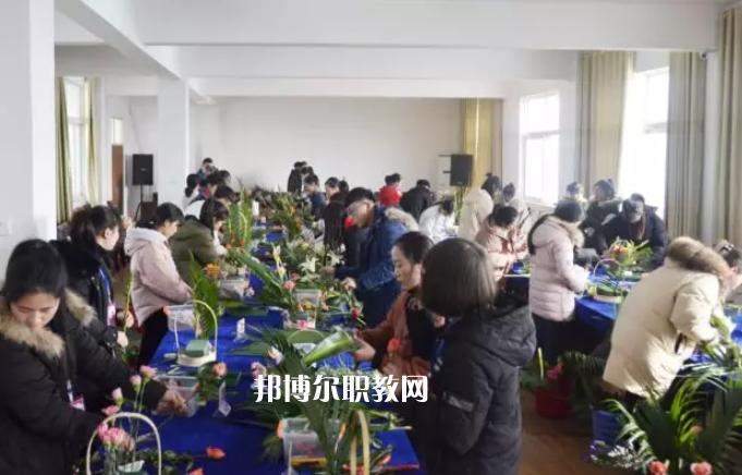 安徽省阜陽農(nóng)業(yè)學(xué)校2022年報(bào)名條件、招生要求、招生對(duì)象