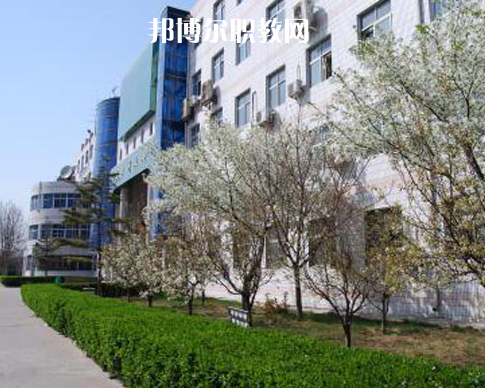 文山衛(wèi)生學校2022年招生辦聯(lián)系電話