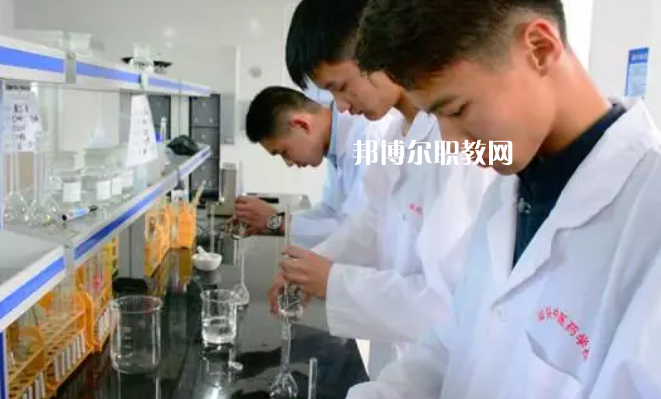汕頭中醫藥技工學校2022年招生辦聯系電話