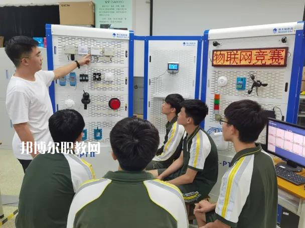 東莞商業(yè)學(xué)校2022年學(xué)費、收費多少