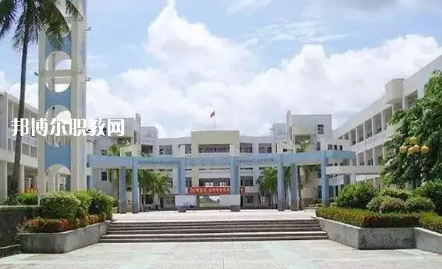 海南農墾衛生學校2022年報名條件、招生要求、招生對象