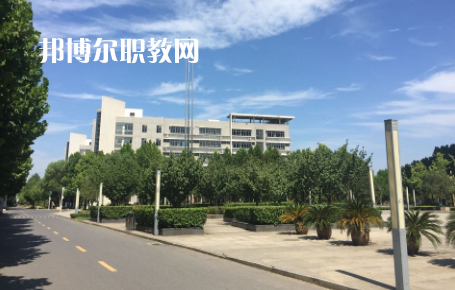 武漢儀表電子學(xué)校2022年報名條件、招生要求、招生對象