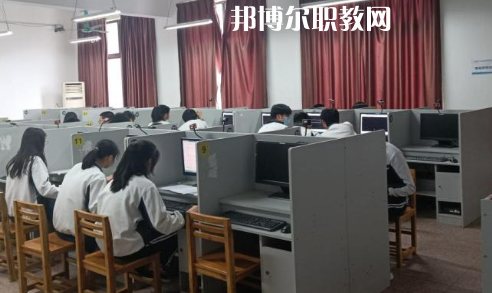 武漢建設(shè)學(xué)校2022年報名條件、招生要求、招生對象