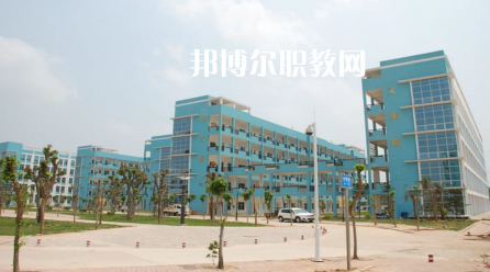 廣西2023年初中生初中畢業讀什么中專