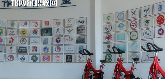 德陽弘正科技職業(yè)學(xué)校2023年報(bào)名條件、招生要求、招生對象