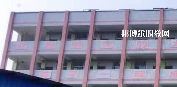 威遠縣聯(lián)想職業(yè)技術學校2023年報名條件、招生要求、招生對象