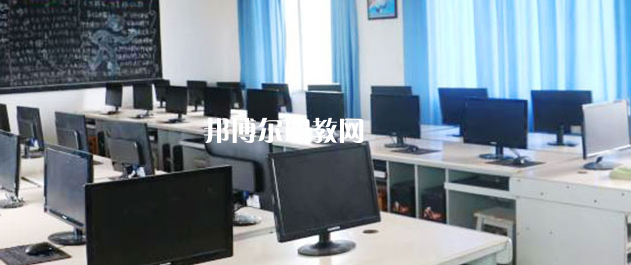 眉山市華興技工學(xué)校地址在哪里，哪個(gè)地區(qū)，哪個(gè)城市?