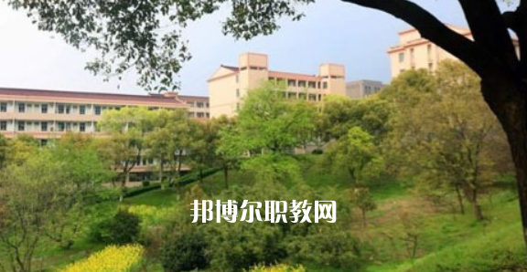 江蘇省宜興中等專業(yè)學校地址在哪里，哪個地區(qū)，哪個城市?