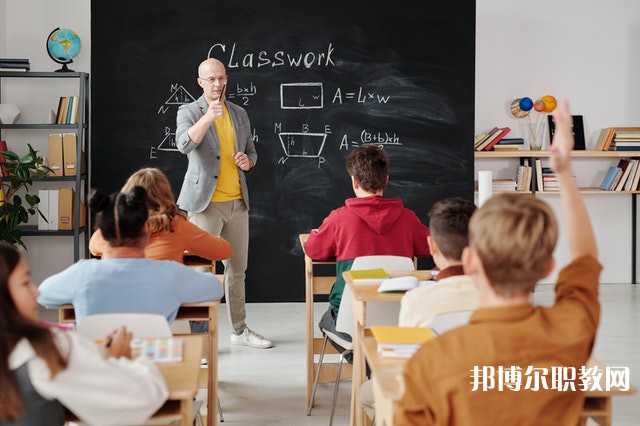 宜賓南亞電子職業技術學校有哪些招生專業（2023年）