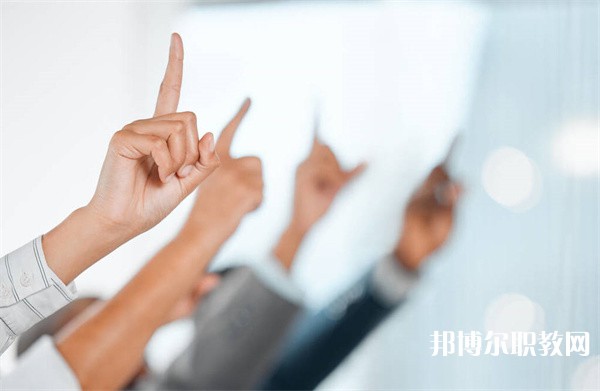 四川省彝文學(xué)校有哪些招生專(zhuān)業(yè)（2023年）
