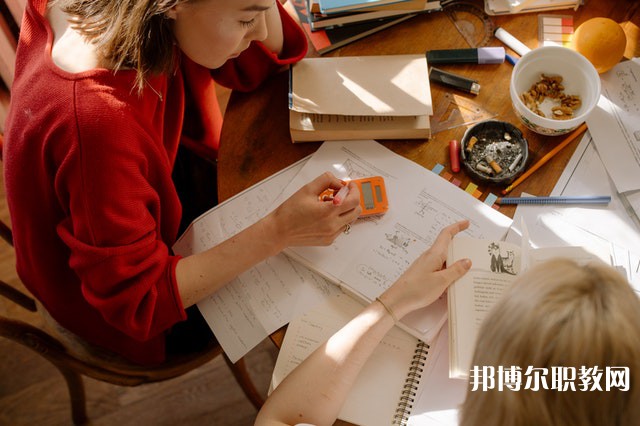 湖南哪里的中專學校能讀茶葉生產加工專業(yè)