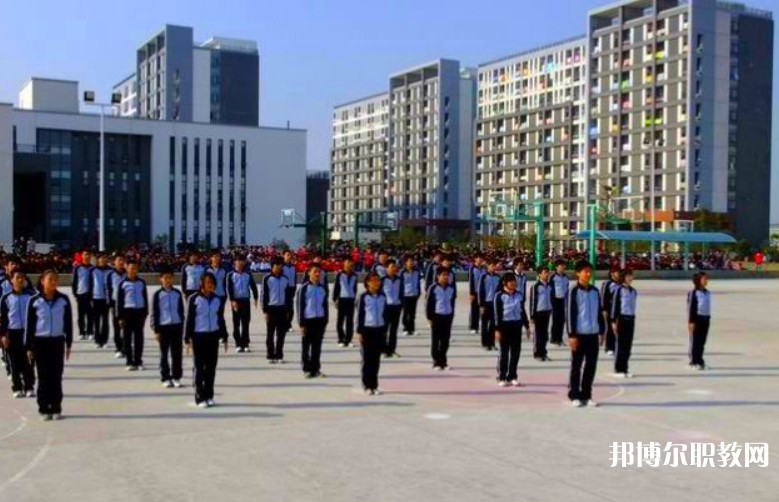 安徽2025年鐵路學校中專升大專考什么
