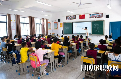 2025安順職業(yè)學校最新排名前三名單