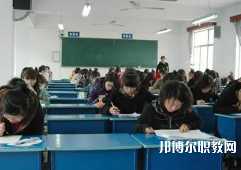 2025青島中專學校最新排名前三名單