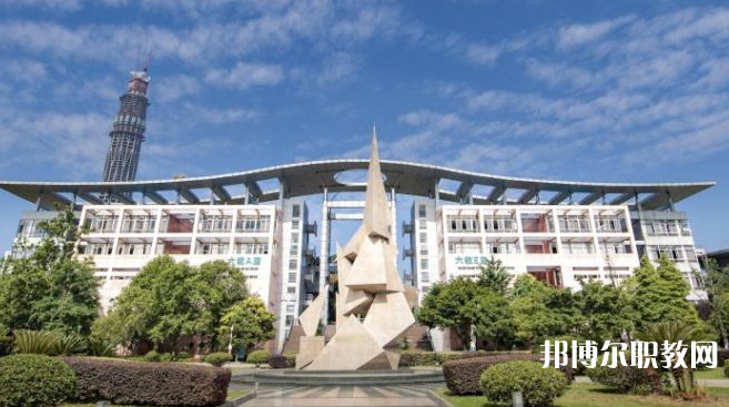 成都2025年女生初中畢業上鐵路學校