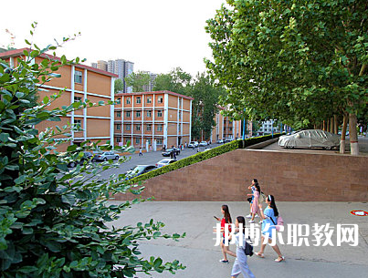 成都2025年鐵路學校哪個比較好