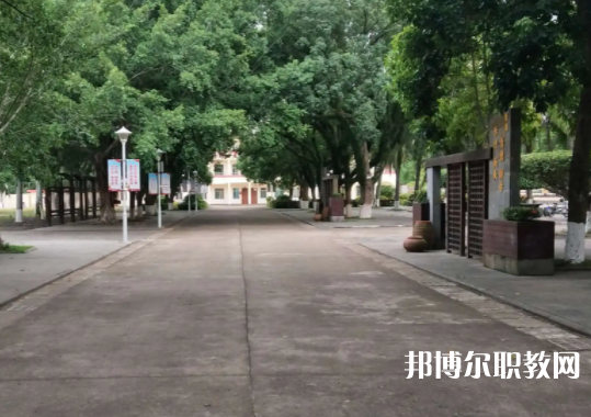 成都2025年怎么樣才能學好鐵路學校專業