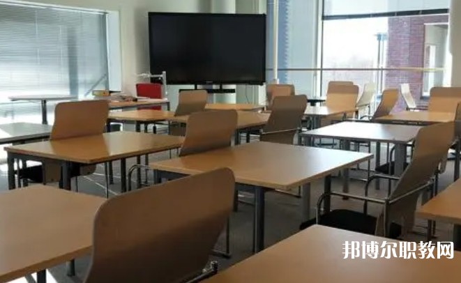 成都2025年職高好還是鐵路學校好
