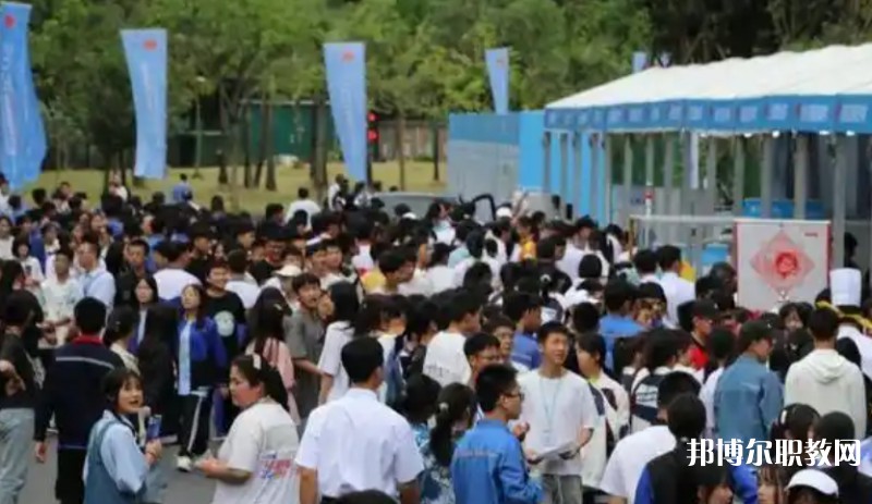 自貢2025年有幾所鐵路學校